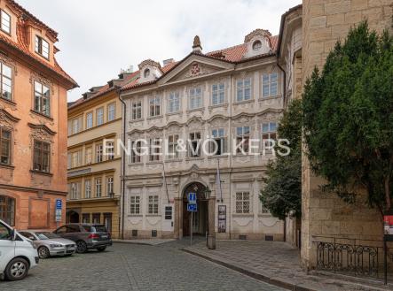 Pronájem kanceláře, 187 m²