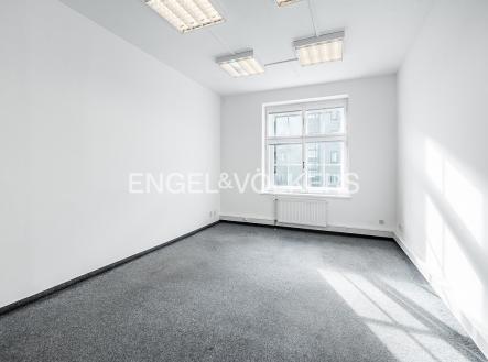Pronájem kanceláře, 105 m²
