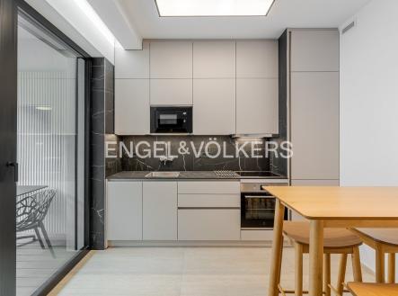 Pronájem bytu, 2+kk, 58 m²