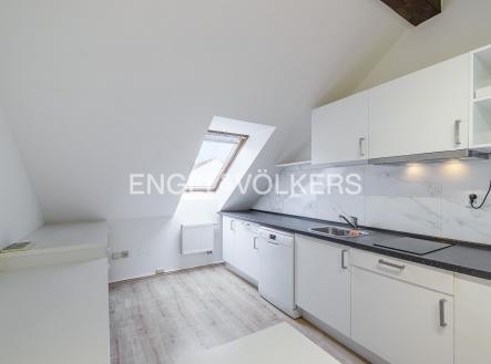 Pronájem kanceláře, 99 m²