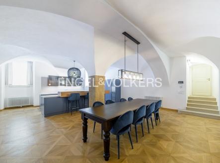 Pronájem bytu, 3+kk, 186 m²