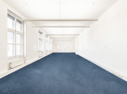 Pronájem kanceláře, 269 m²