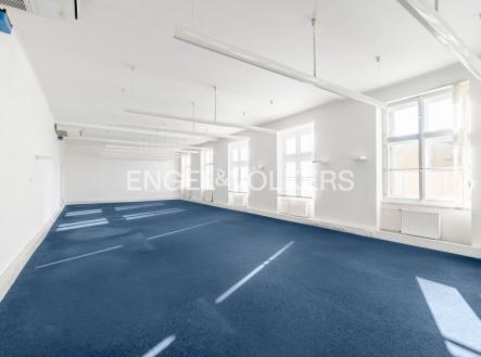 Pronájem kanceláře, 269 m²