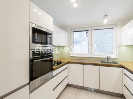 Pronájem bytu, 3+kk, 95 m²