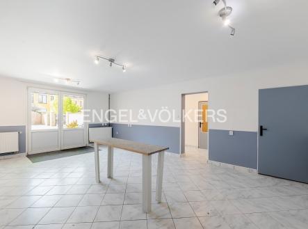 Pronájem obchodní prostor, 63 m²