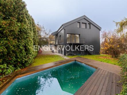 Pronájem domu/vily, 345 m²