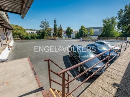 Pronájem komerčního objektu, sklad, 5 500 m²