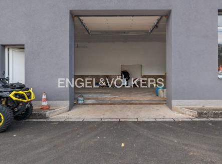 Pronájem komerčního objektu, sklad, 300 m²