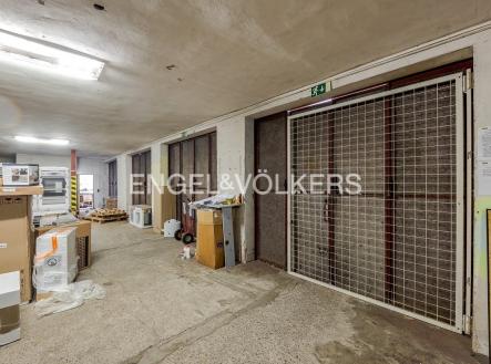 Pronájem komerčního objektu, sklad, 3 000 m²