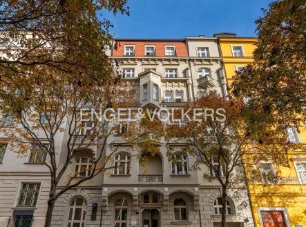 Prodej obchodní prostor, 108 m²