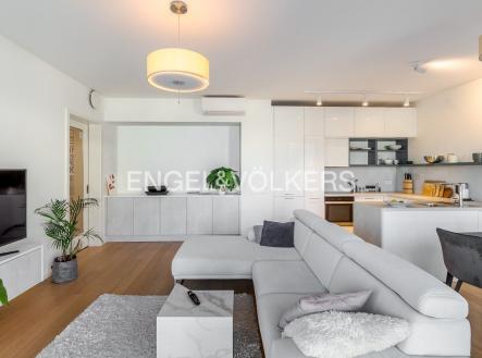 Pronájem bytu, 2+kk, 66 m²