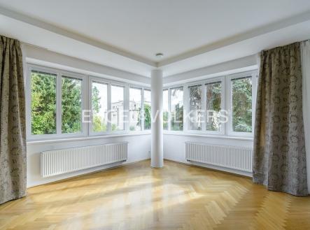 Pronájem domu/vily, 365 m²