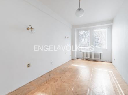 Pronájem komerčního objektu, jiný, 73 m²