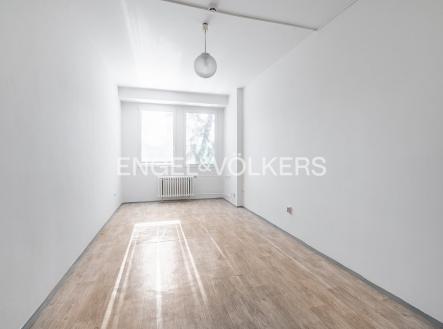 Pronájem komerčního objektu, jiný, 73 m²