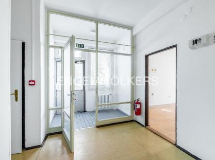 Pronájem komerčního objektu, jiný, 73 m²