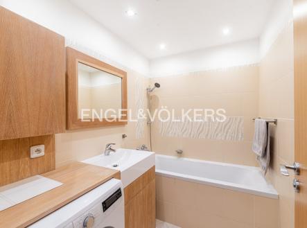 Pronájem bytu, 2+kk, 68 m²