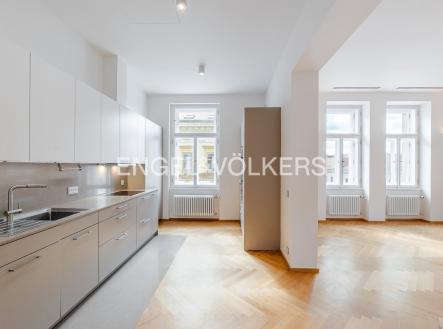 Pronájem bytu, 4+kk, 193 m²