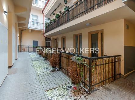 Pronájem bytu, 1+kk, 27 m²