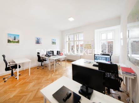 Pronájem kanceláře, 170 m²