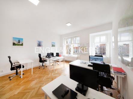 Pronájem kanceláře, 170 m²