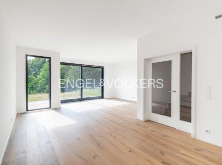 Pronájem domu/vily, 194 m²