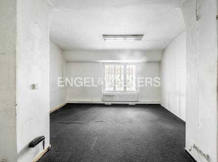 Pronájem kanceláře, 231 m²