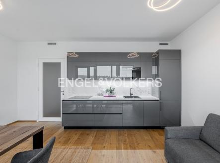 Pronájem bytu, 1+kk, 33 m²