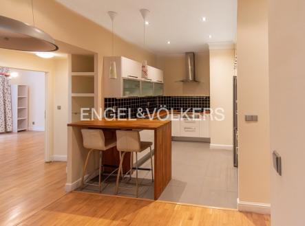 Pronájem bytu, 4+kk, 114 m²