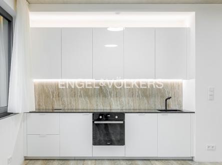 Pronájem bytu, 1+kk, 43 m²