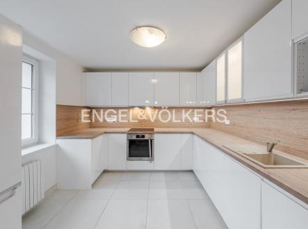 Pronájem domu/vily, 350 m²