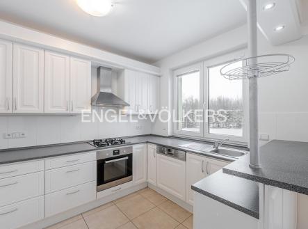 Pronájem domu/vily, 400 m²