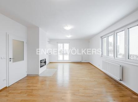 Pronájem domu/vily, 400 m² obrázek
