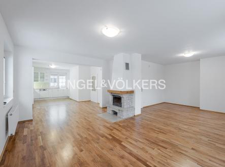 Pronájem domu/vily, 260 m²