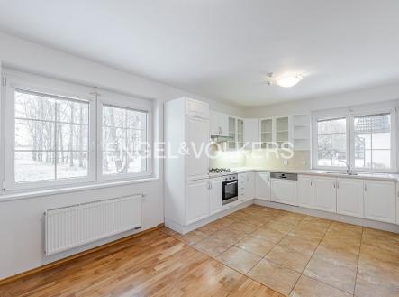 Pronájem domu/vily, 260 m²