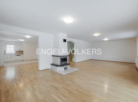 Pronájem domu/vily, 400 m²