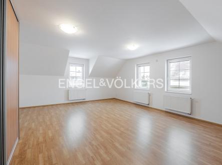 Pronájem domu/vily, 400 m²