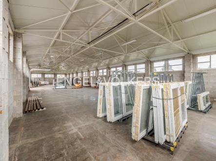 Pronájem komerčního objektu, sklad, 559 m²
