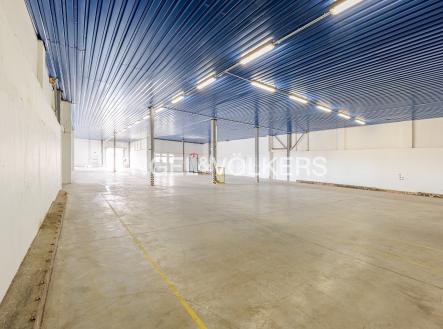 Pronájem komerčního objektu, sklad, 1 321 m²