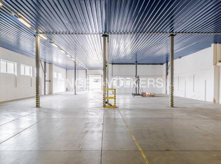 Pronájem komerčního objektu, sklad, 1 321 m²