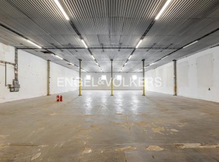 Pronájem komerčního objektu, sklad, 1 321 m²