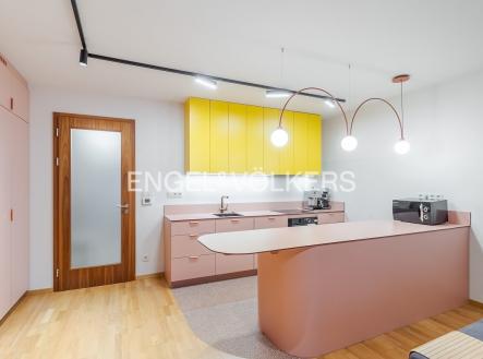 Pronájem bytu, 2+kk, 71 m²