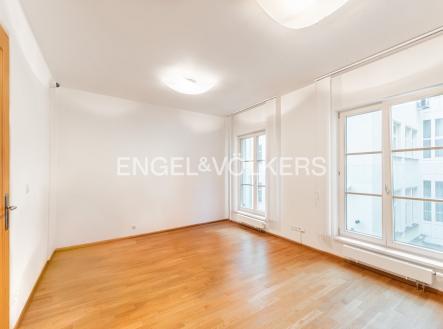 Pronájem bytu, 4+kk, 130 m²