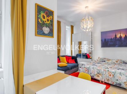 Pronájem bytu, 1+kk, 33 m²