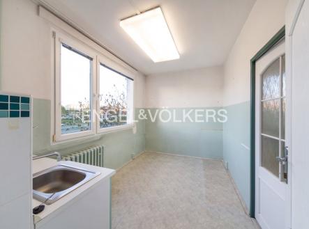 Prodej obchodní prostor, 68 m²