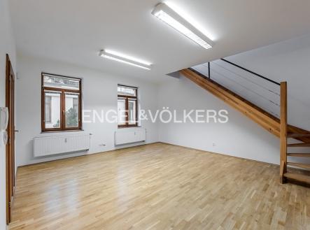 Pronájem kanceláře, 112 m²