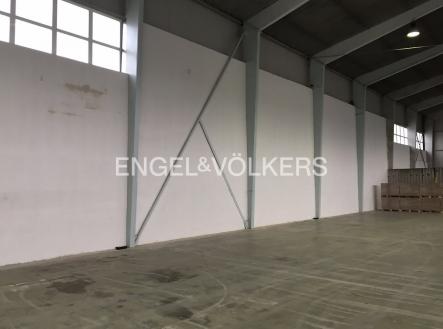 Pronájem komerčního objektu, sklad, 961 m²