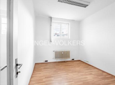 Pronájem kanceláře, 97 m²