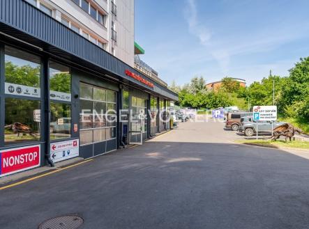 Pronájem obchodní prostory, 1 460 m²