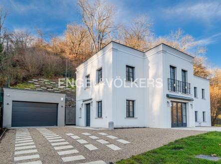 Pronájem domu/vily, 253 m²