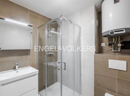 Pronájem bytu, 1+kk, 33 m²